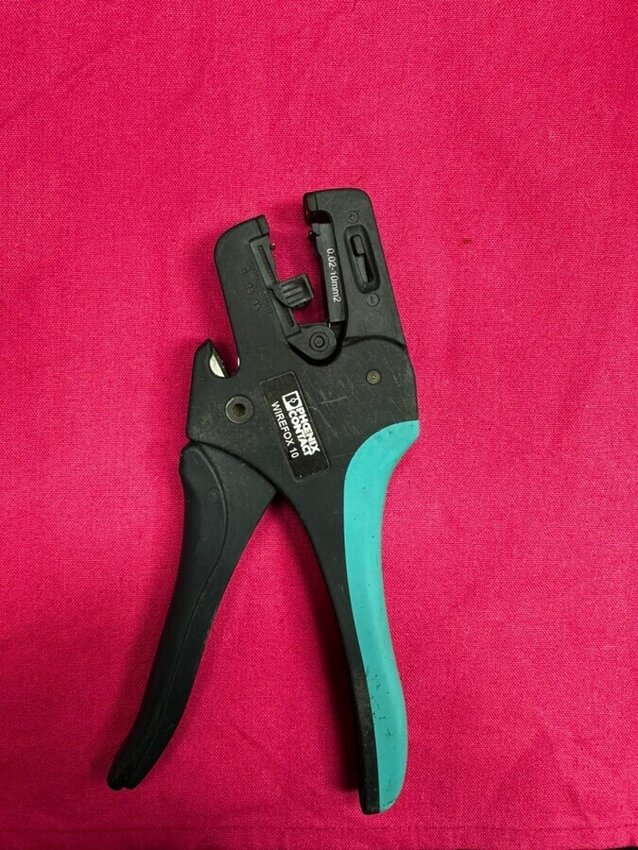 Клещи для снятия изоляции