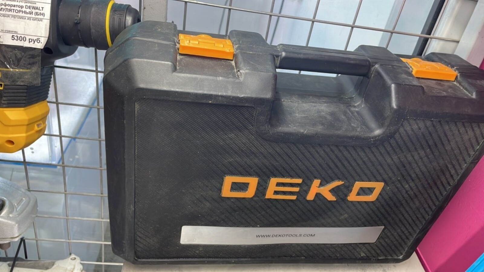 Перфоратор Deko ZKH850W