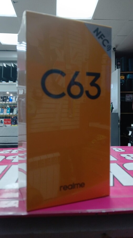 Смартфон Realme C63