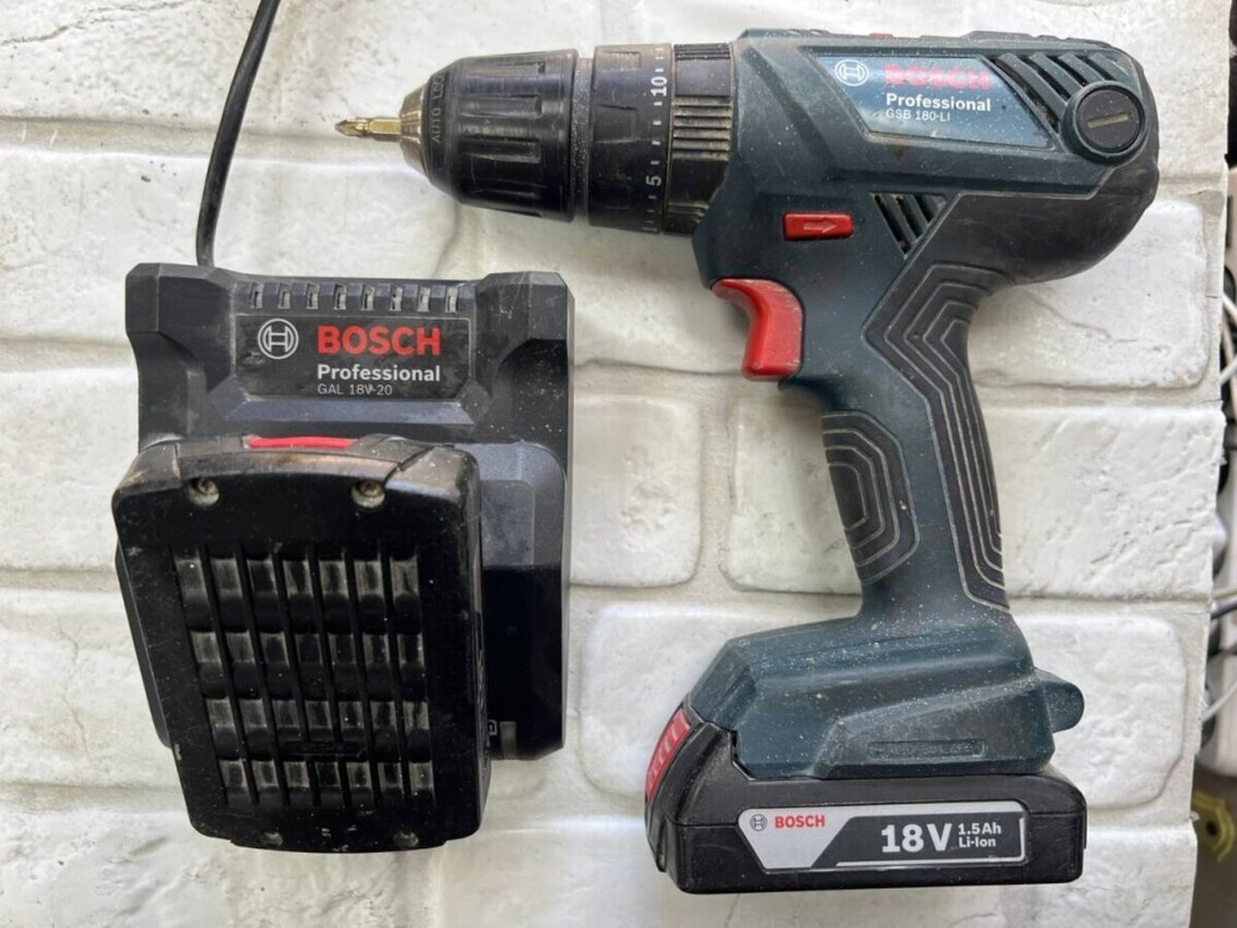 Шуруповерт Bosch GSB 180-li