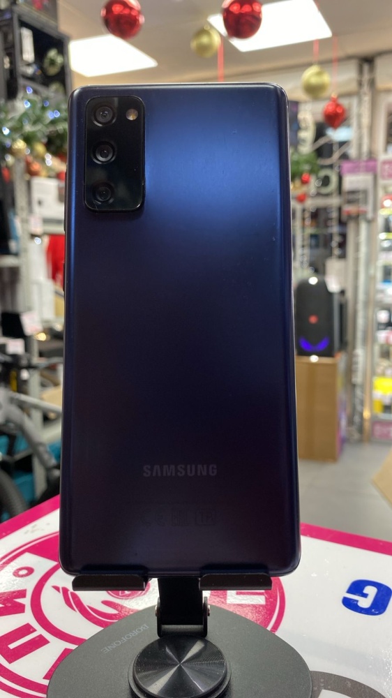 Смартфон Samsung S20 FE 6.128