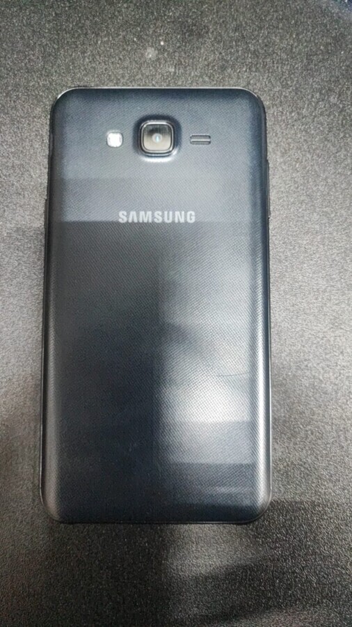 Смартфон Samsung J7 NEO