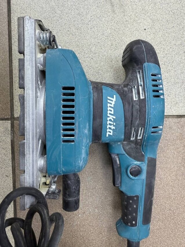 Шлифмашина Makita BO3710