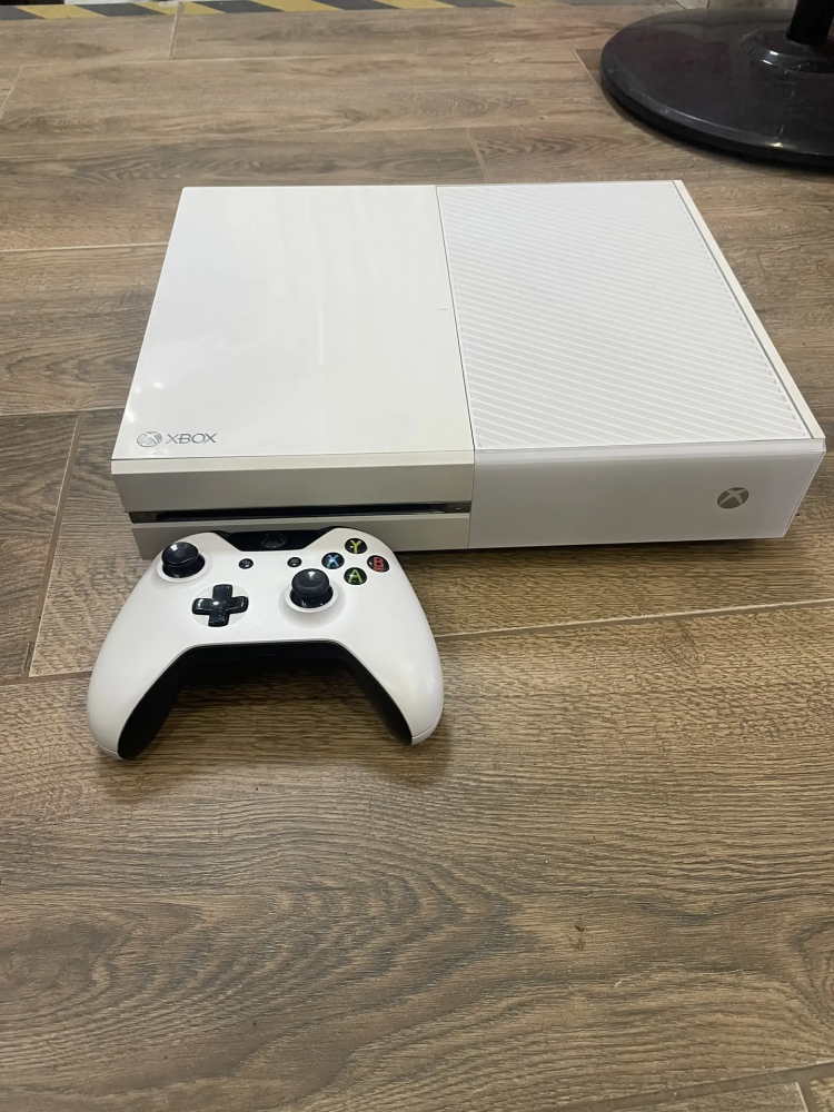 Игровая приставка XBOX ONE 500 гб