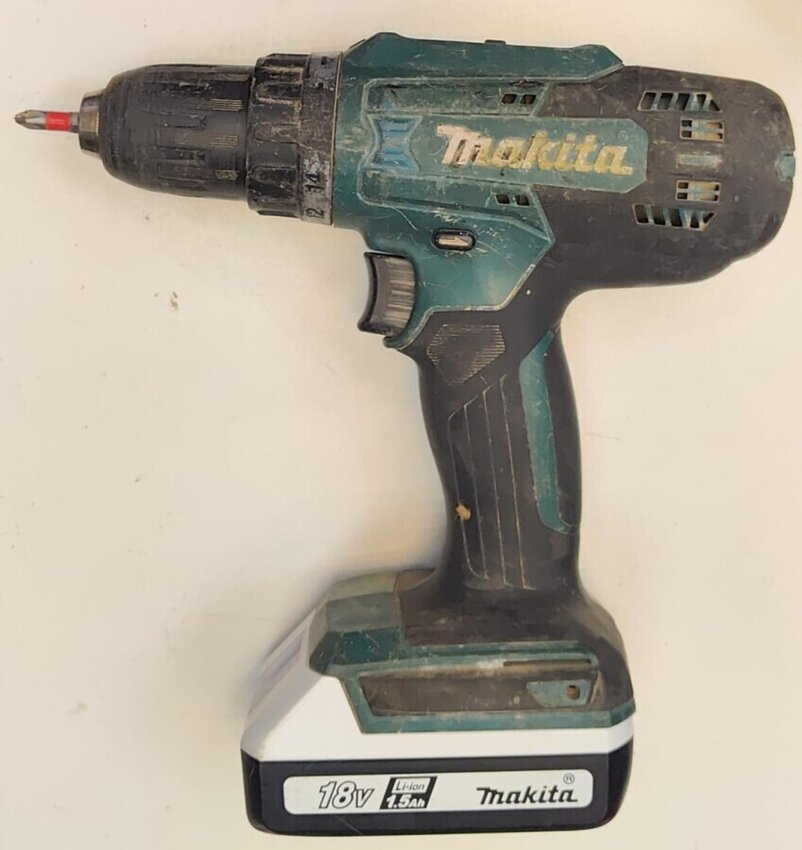 Шуруповерт Makita