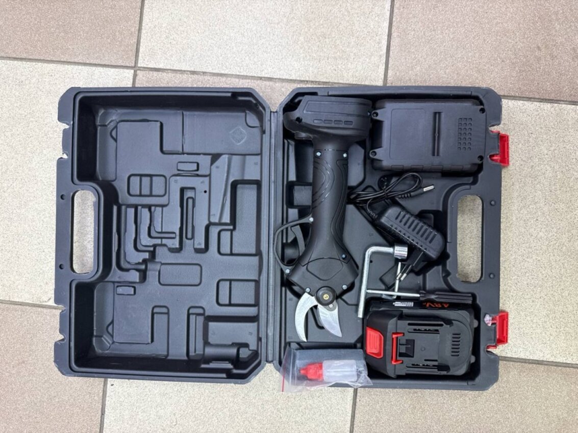 Садовый  секатор