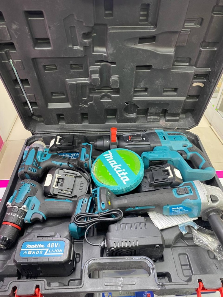 Набор инструментов Макита 4 в 1