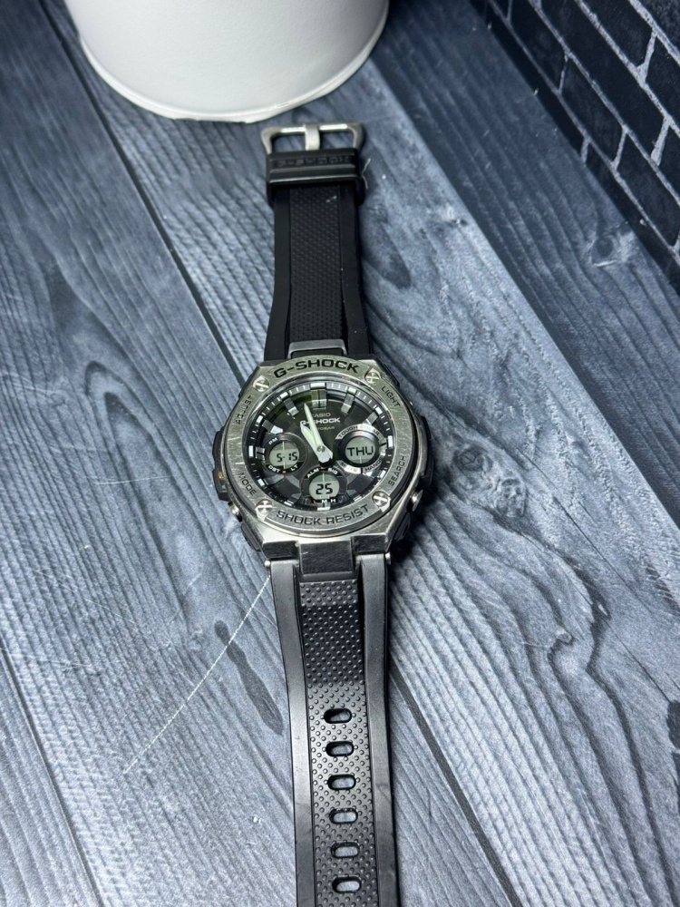 Часы Casio G-shock GST-S110