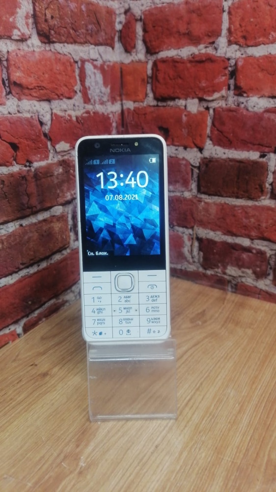 Мобильный телефон Nokia rm1172