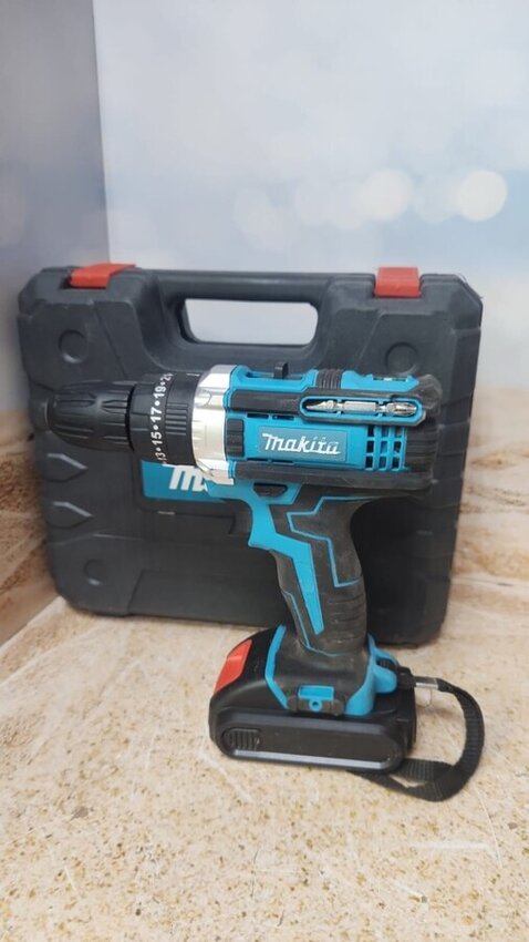 Шуруповерт  Makita 12 V
