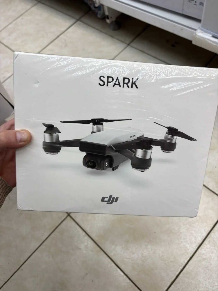 Квадрокоптер DJI Spark цвет Alpine White Новый