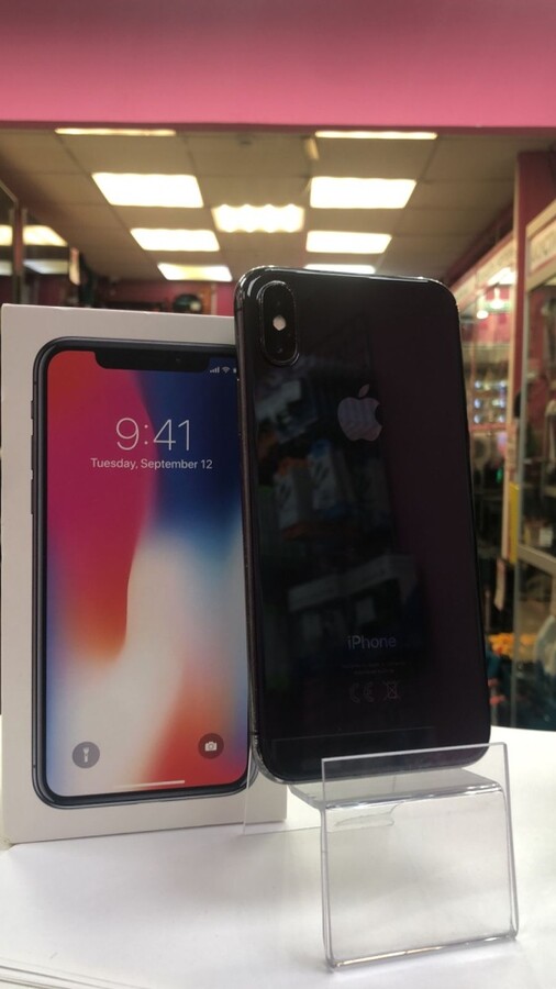 Смартфон iPhone X 64Gb
