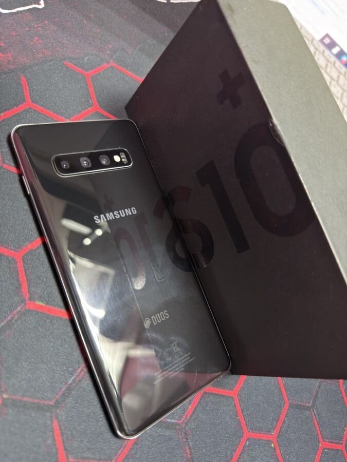 Смартфон Samsung S10 plus 8/128гб