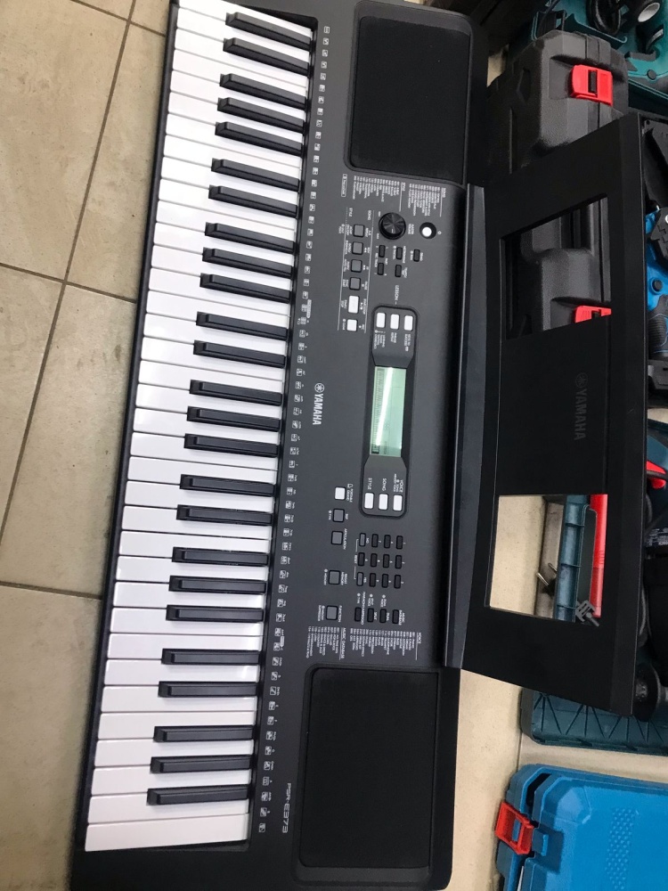 Синтезатор Yamaha PSR-E373