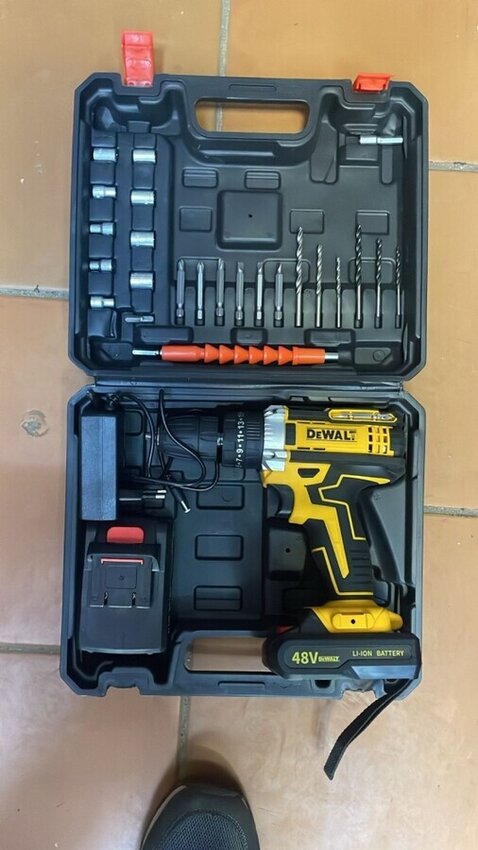 Шуруповерт DEWALT