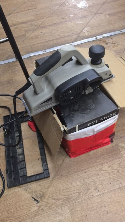 Рубанок Интерскол р-110/1100м