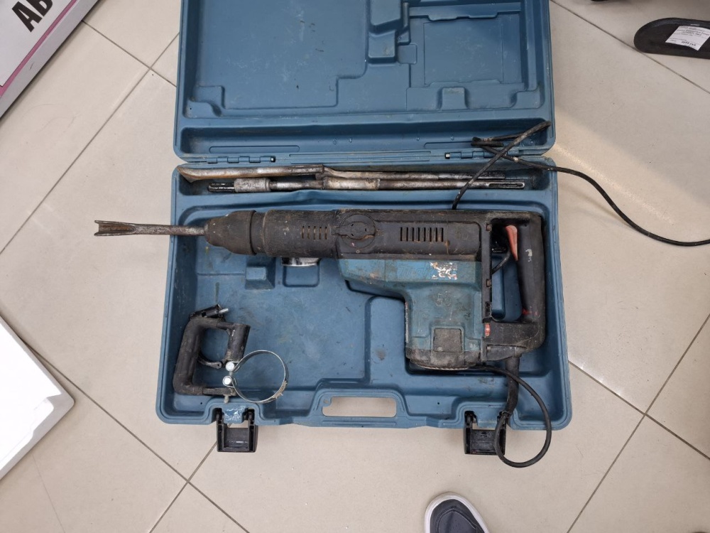 Отбойный молоток Makita HR5001C