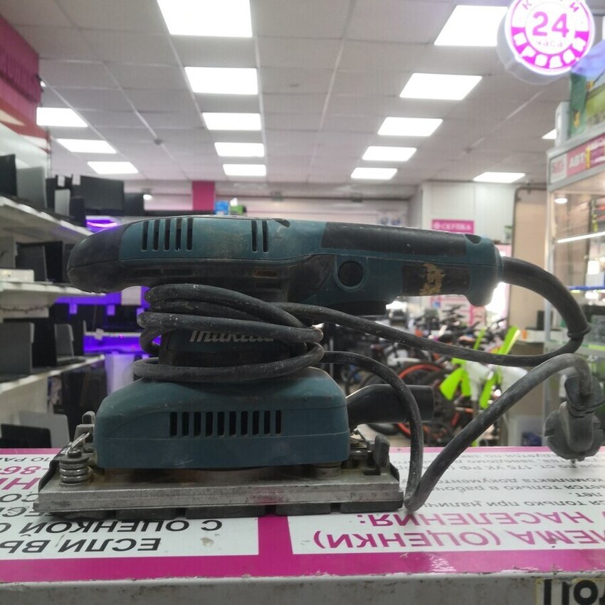 Полировочная машинка makita BO3710