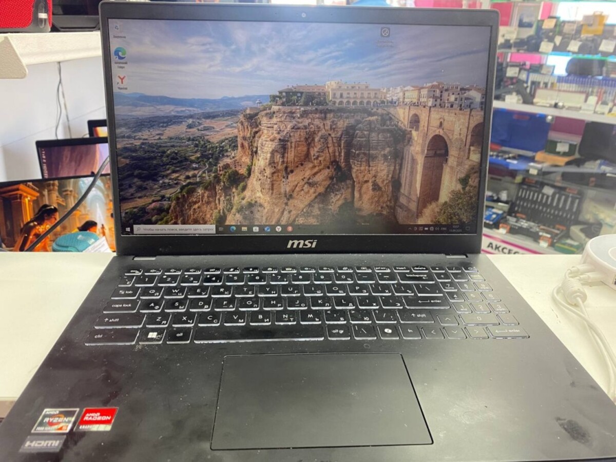 Ноутбук MSI Ryzer 5