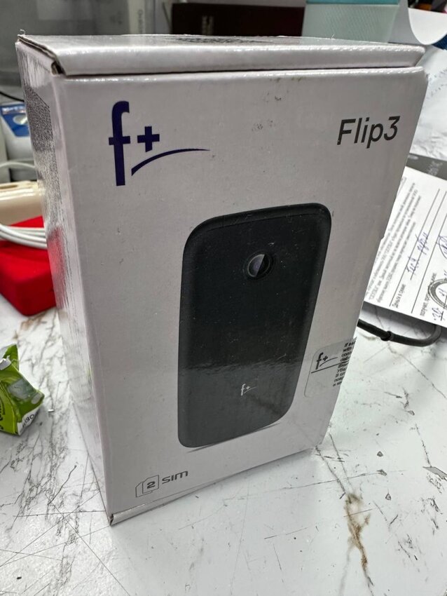 Мобильный телефон Fly Flip 3