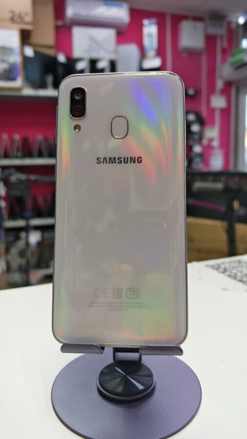 Смартфон Samsung A40 4/64GB