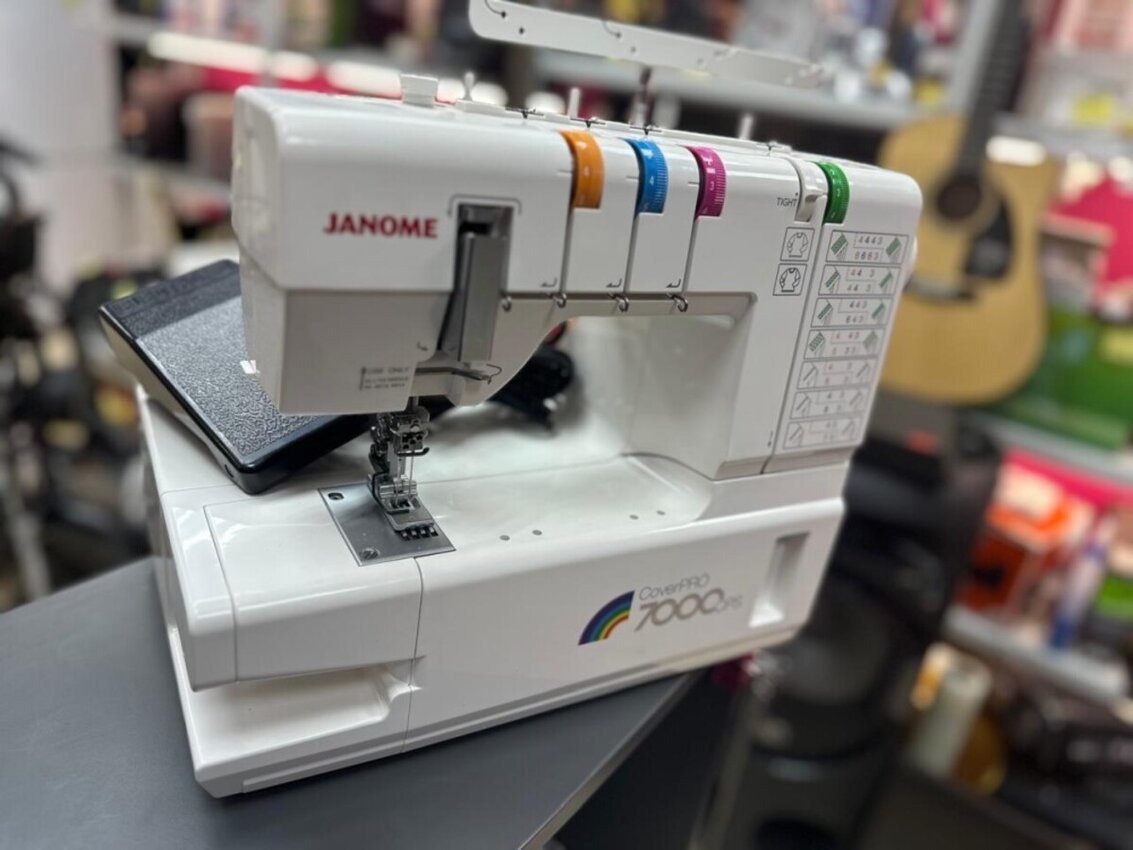 Распошивальная машина Janome CoverPro 7000CPS