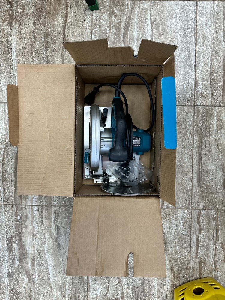 Циркулярная пила Makita HS7600