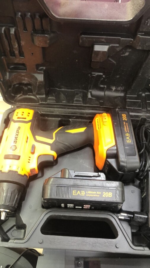 Шуруповерт Вихор 20в