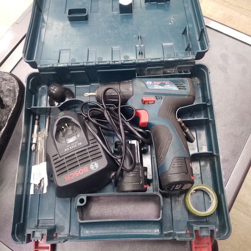 Шуруповерт bosch 12v