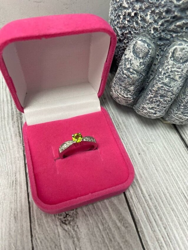 Бижутерия Кольцо с камнями