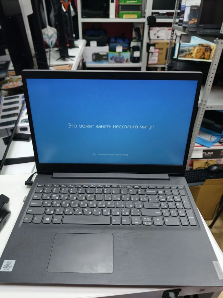 Ноутбук Lenovo V15