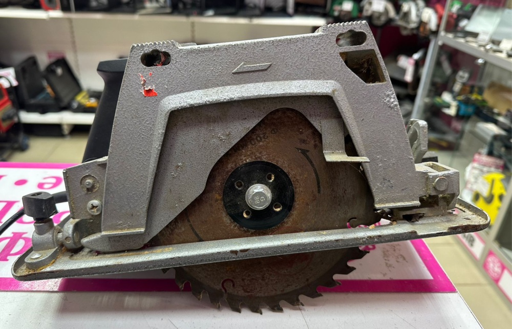 Циркулярная пила Калибр ЭПД 2000