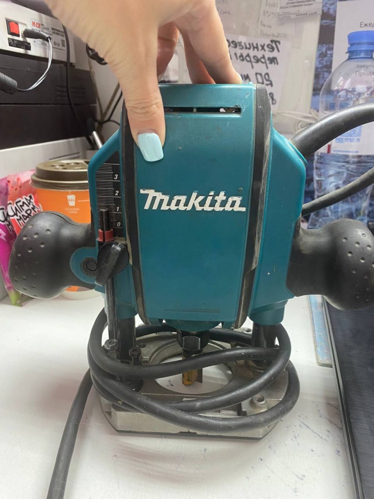 Фрезер Makita RP0900