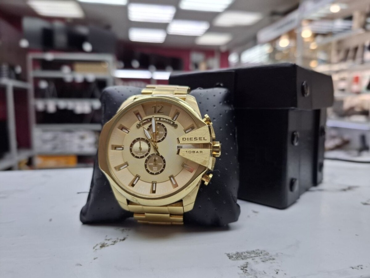 Часы Diesel