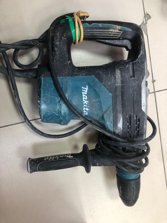Перфоратор Makita HR4003C