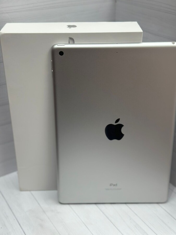 Планшет Apple iPad Air 9 поколения A2602 64 гб