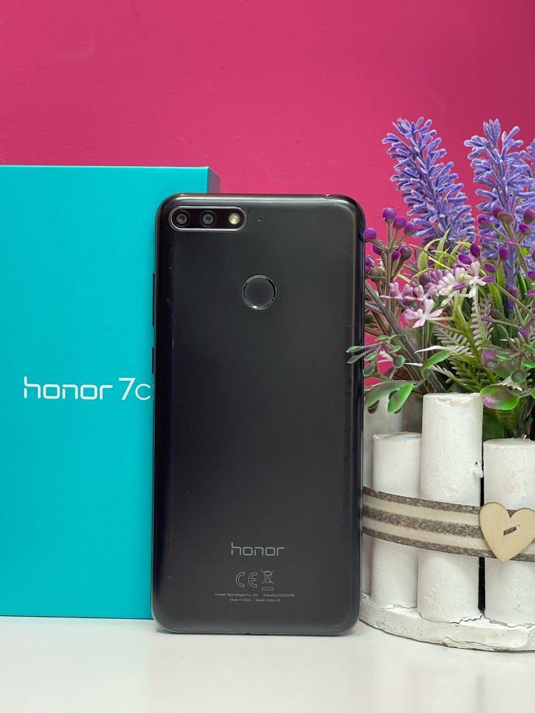 Смартфон Honor 7C 3/32