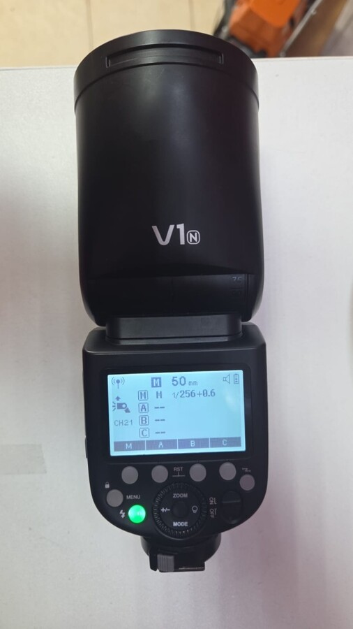 Вспышка Godox V1n