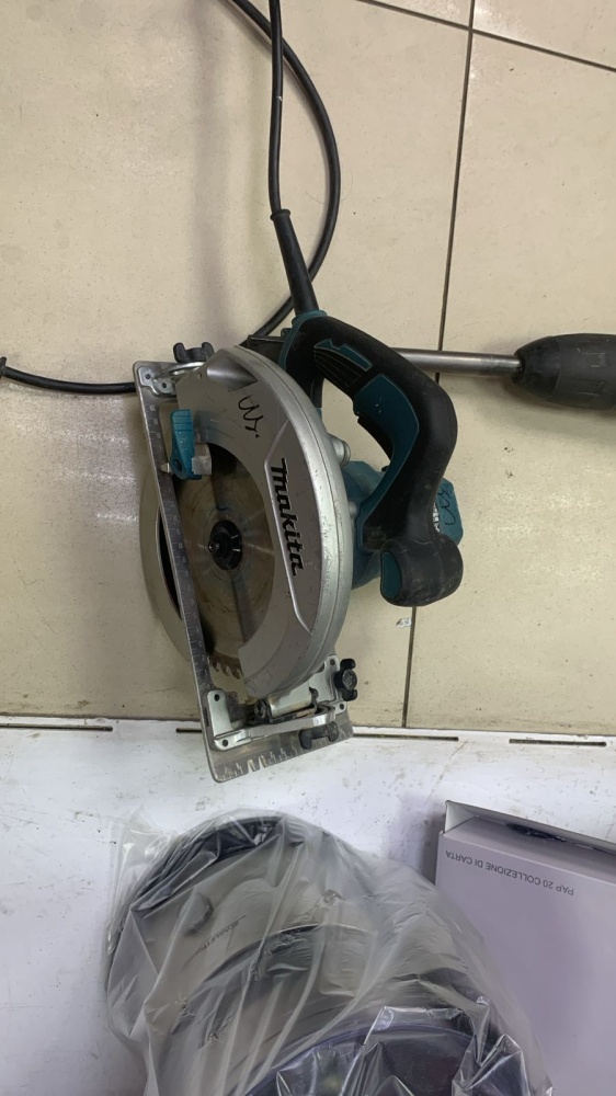 Циркулярная пила Makita HS7601