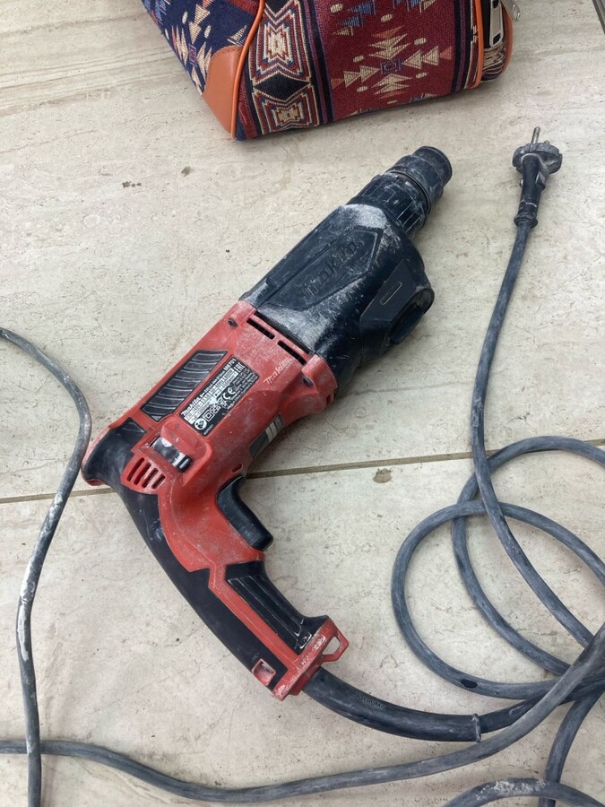 Перфоратор Makita M8701