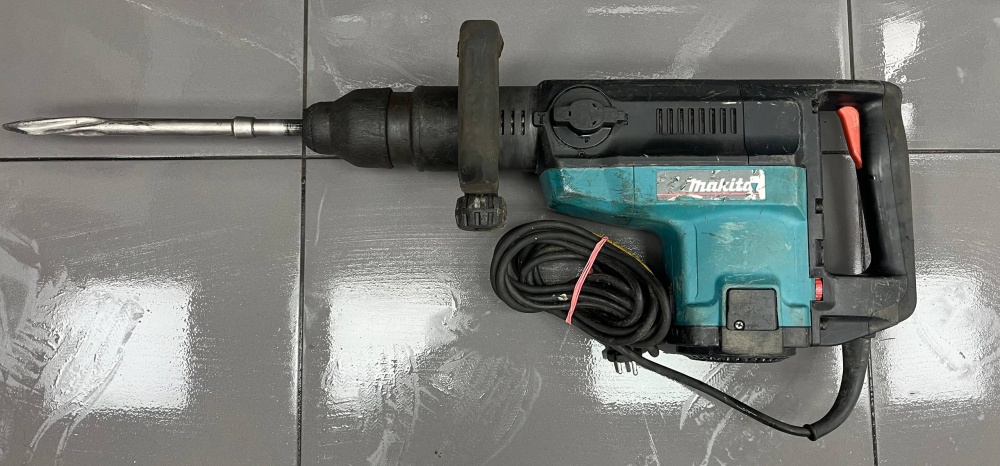 Отбойный молоток MAKITA HR 5001c