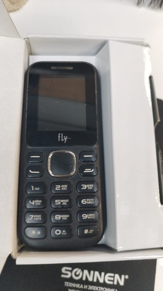 Мобильный телефон Fly  кнопочный