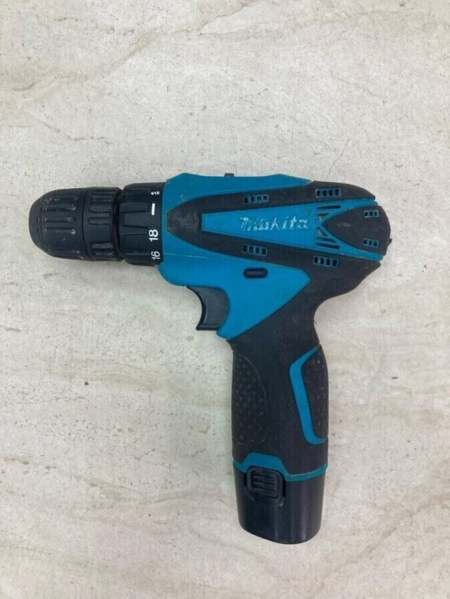Шуруповерт Makita
