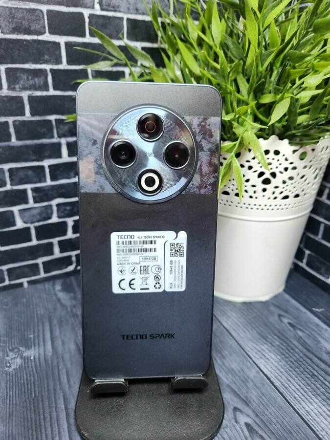 Мобильный телефон Tecno SPARK 30 8-128