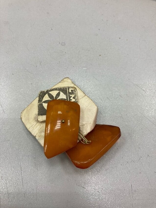 Янтарь запонки