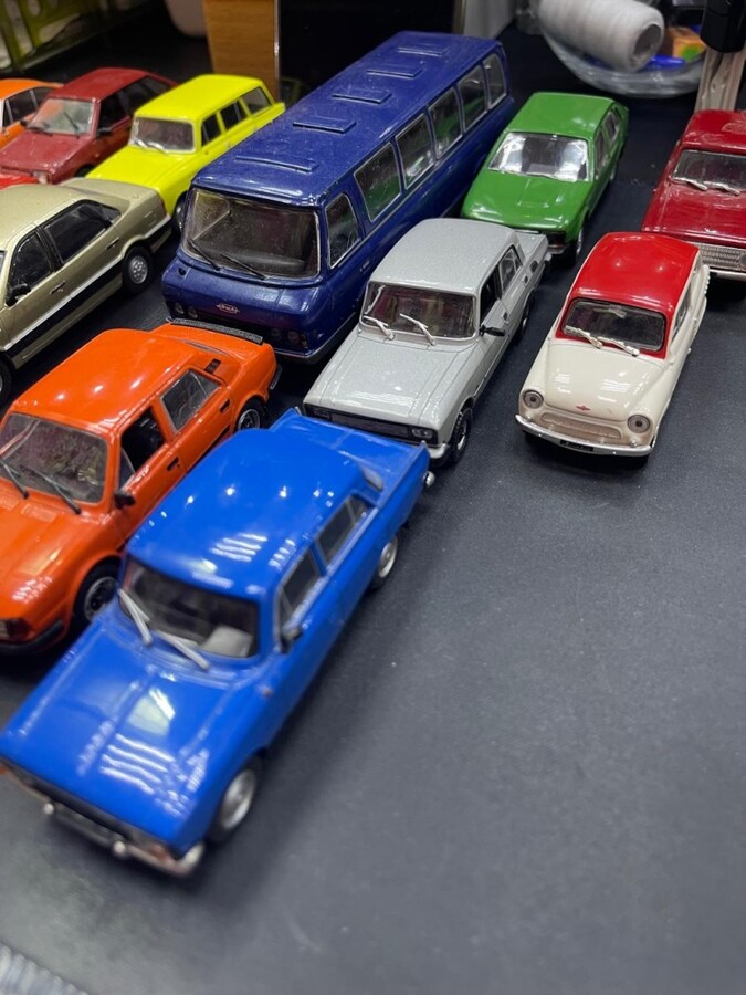 модель машинны 1/43