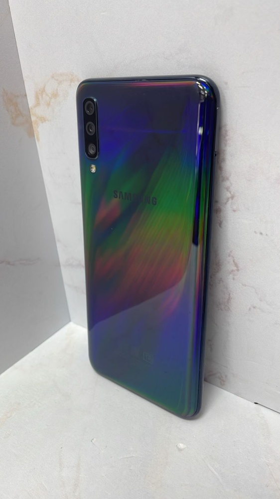 Смартфон Samsung A50 4/64