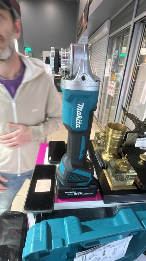 Болгарка Makita