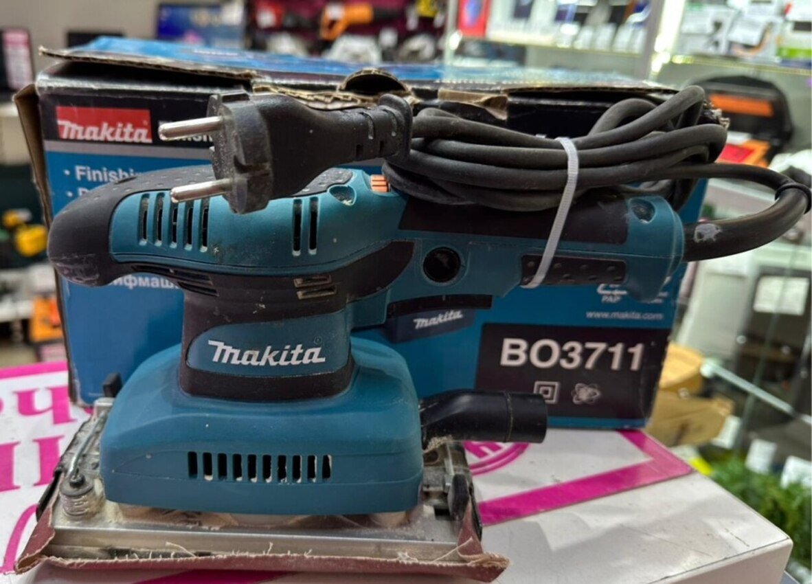Шлифмашина Makita BO3711