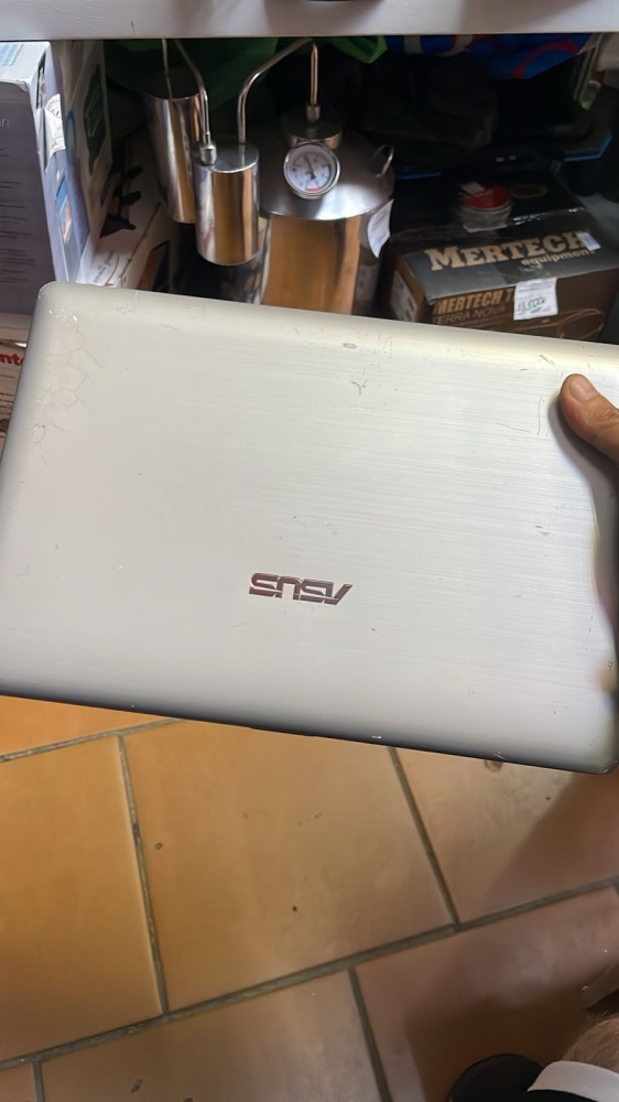 Нетбук Asus